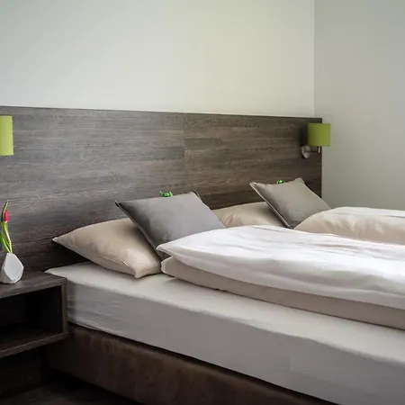 Eee Graz ホテル Pirka