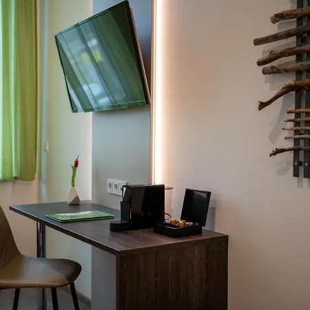 Eee Graz ホテル *