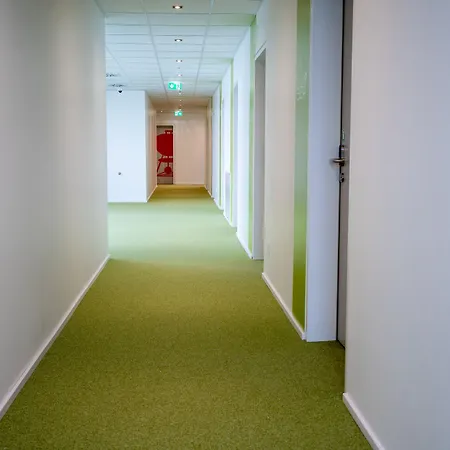 Eee Graz ホテル *